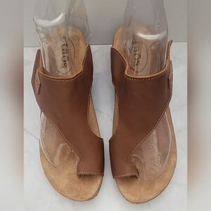 Womens TAOS Loop Leather Sandals.